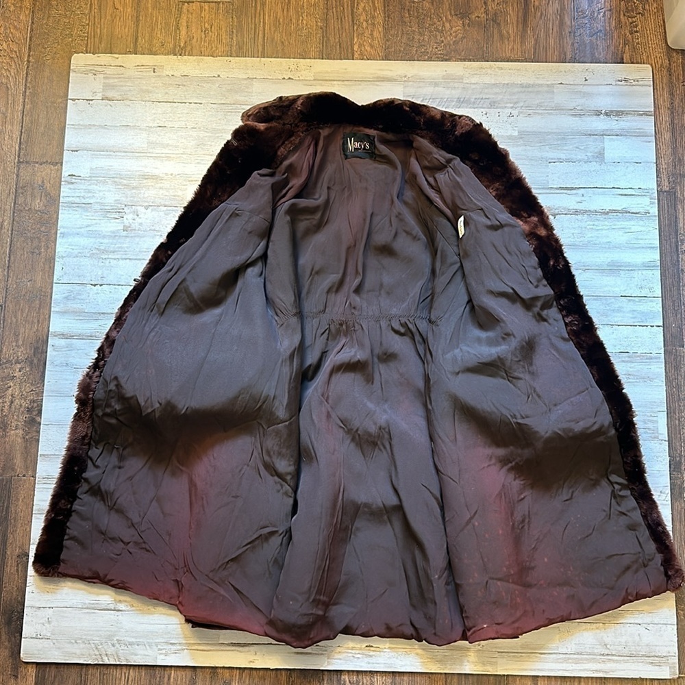 VINTAGE FUR - Beautiful ๐ Macys Kansas City - Picture 10 of 16